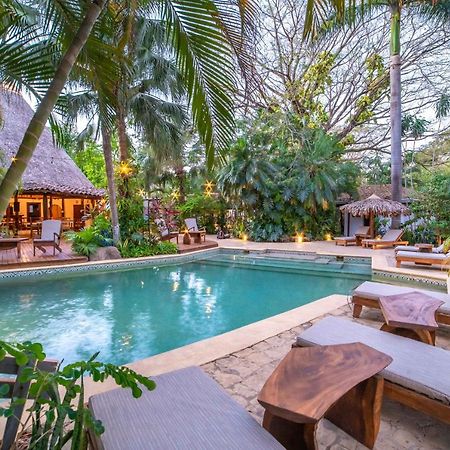 Hotel Pasatiempo Tamarindo Exteriör bild