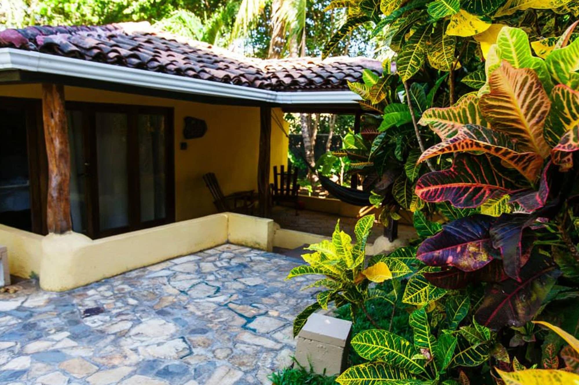 Hotel Pasatiempo Tamarindo Exteriör bild