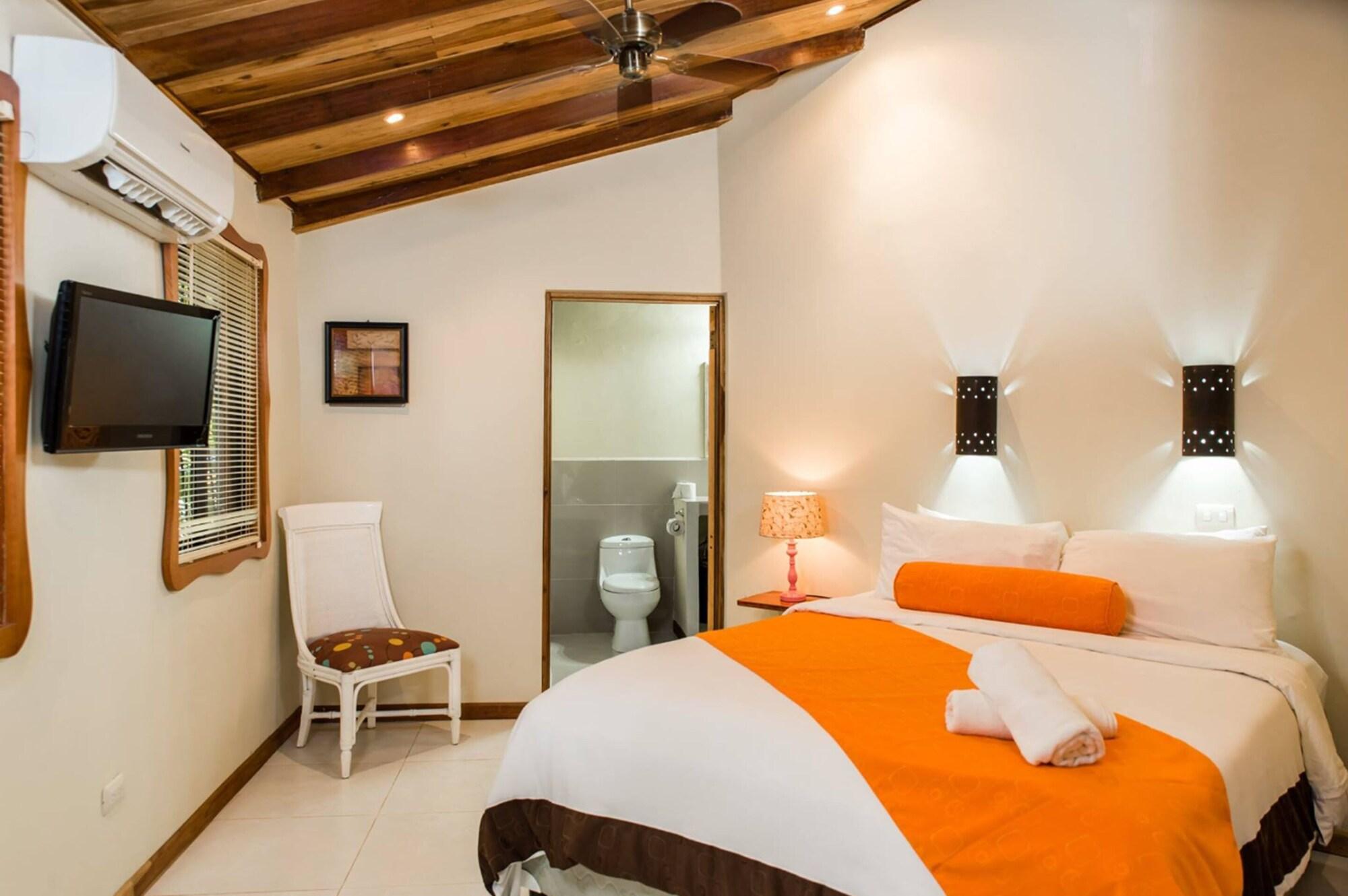 Hotel Pasatiempo Tamarindo Exteriör bild