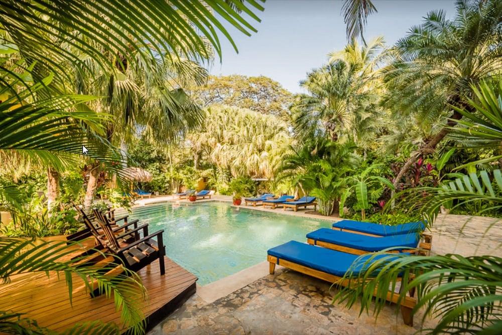 Hotel Pasatiempo Tamarindo Exteriör bild
