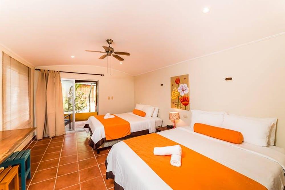 Hotel Pasatiempo Tamarindo Exteriör bild