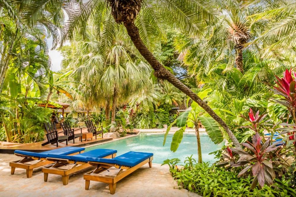 Hotel Pasatiempo Tamarindo Exteriör bild