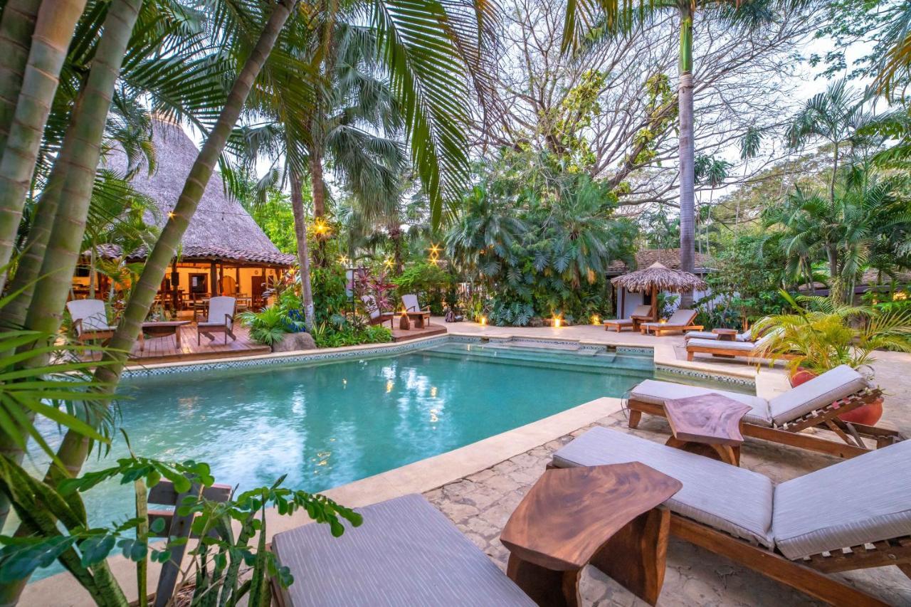 Hotel Pasatiempo Tamarindo Exteriör bild