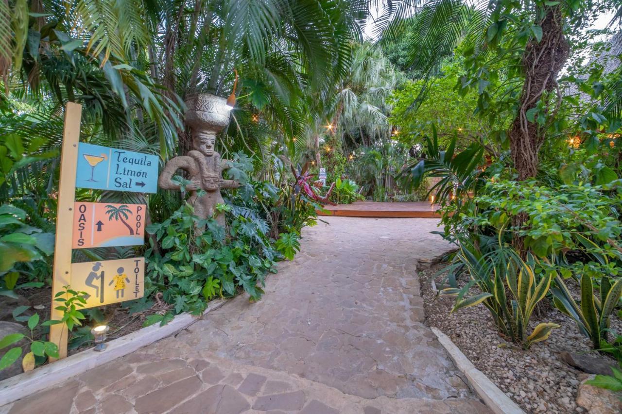 Hotel Pasatiempo Tamarindo Exteriör bild